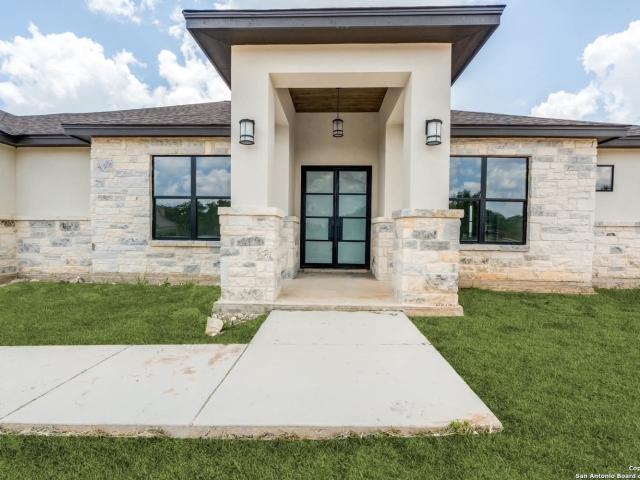 108 Abrego Trail Dr, Floresville, TX 78114 | MLS #1929