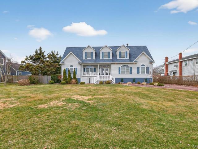 108 Awixa Ave, Bay Shore, NY 11706 | MLS #970268