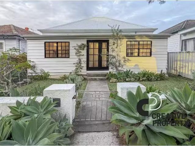108 Douglas Street, Stockton House for rent Listed by Rentals.