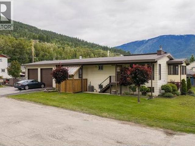 108 Ford Street, Revelstoke, BC, V0E 2S0 house for sale | Listing ID 10391 | Royal LePage
