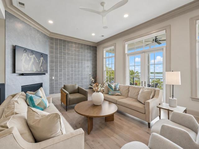 108 Fairbanks Oak Alley Unit 401