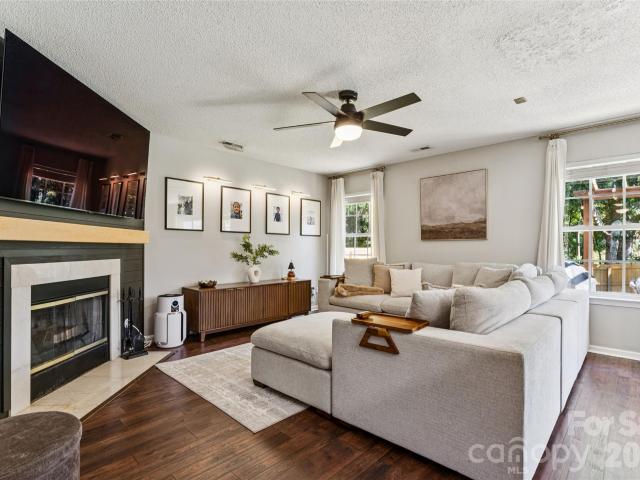 108 Henfield Way
