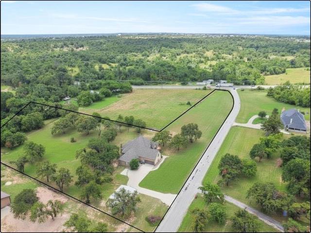 108 Oak Creek Dr, Springtown, TX 76082 | MLS #21299