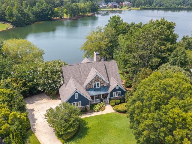 108 Oakmont Court