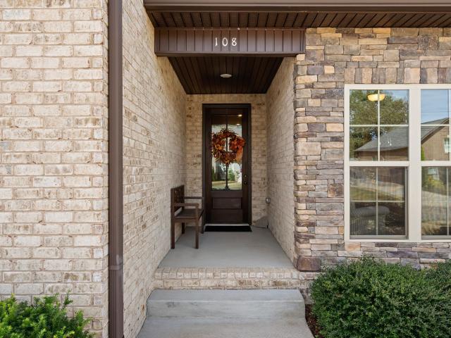 108 Montelena Dr