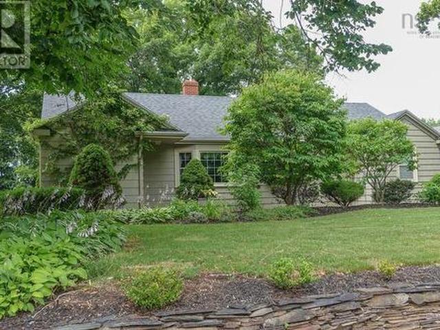 108 Marsters Avenue, Berwick, NS, B0P 1E0 house for sale | Listing ID 202618 | Royal LePage