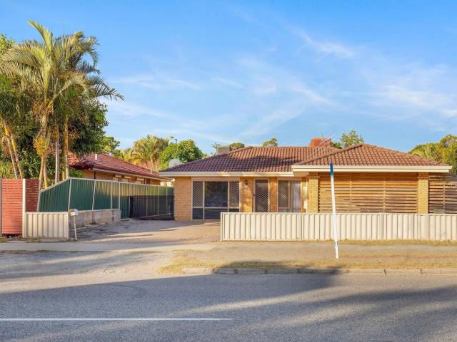 108 Murdoch RoadThornlie WA 6108, Australia