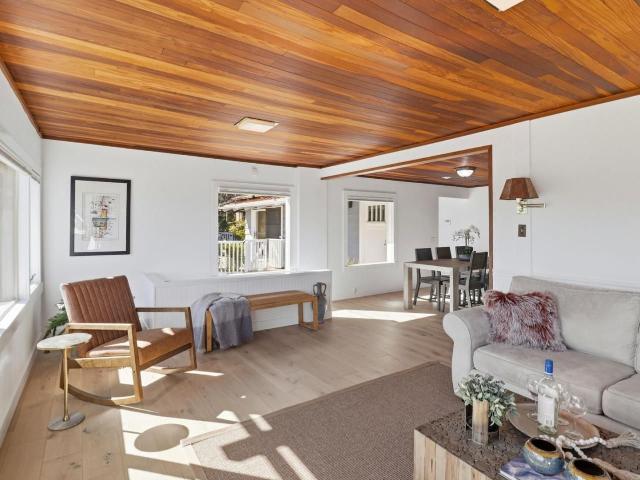 108 Santa Maria Ave, Portola Valley, US, CA