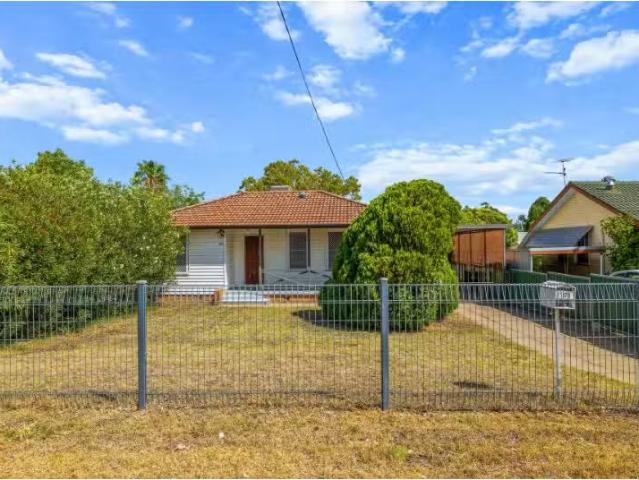 108 Susanne St, South Tamworth House for rent Listed by Narel.