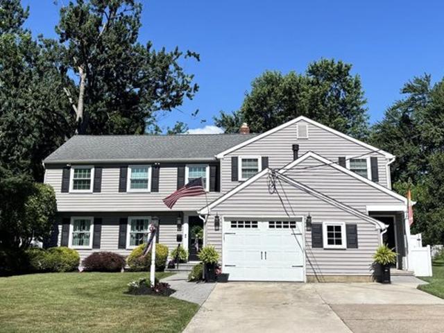 108 Pine Valley Rd, Cherry Hill, NJ 08034
