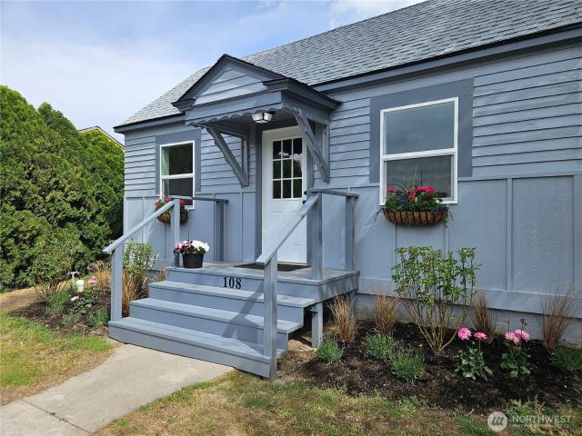 108 W 3rd Street