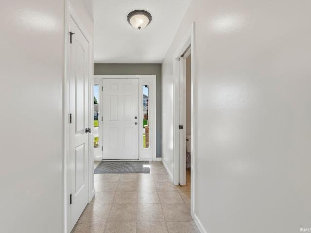 108 W Cambridge Drive
