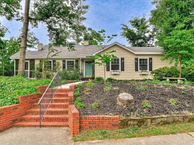 108 Woodlawn Avenue
