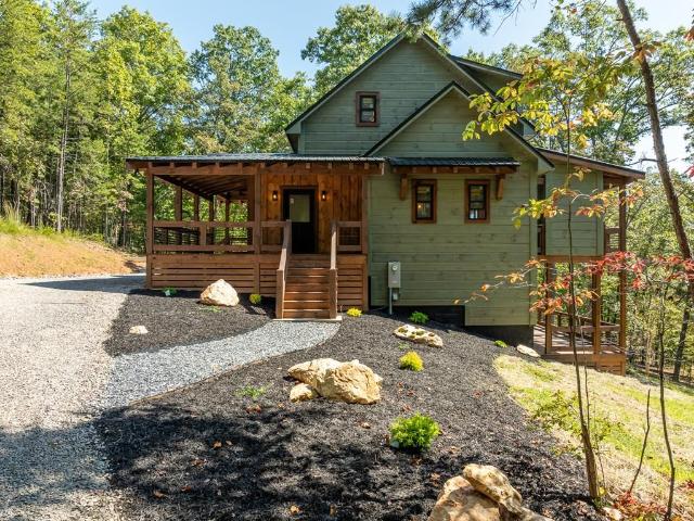108 Wildflower Dr, Mineral Bluff, GA