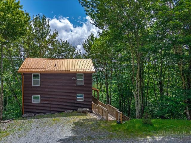 108 Windridge +2 lots Road