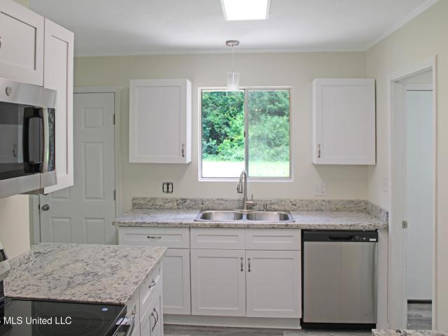 108 Tennyson Cove