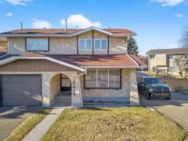 10948 Beaumaris Road, Edmonton, AB, T5X 1Z6 duplex for sale.