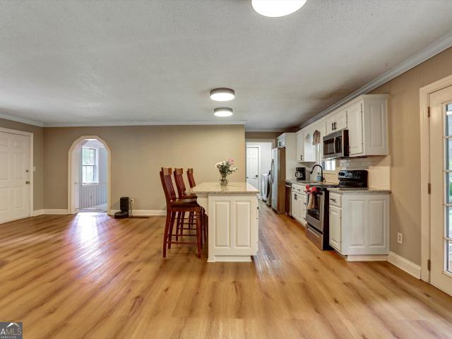 1095 Athens Road