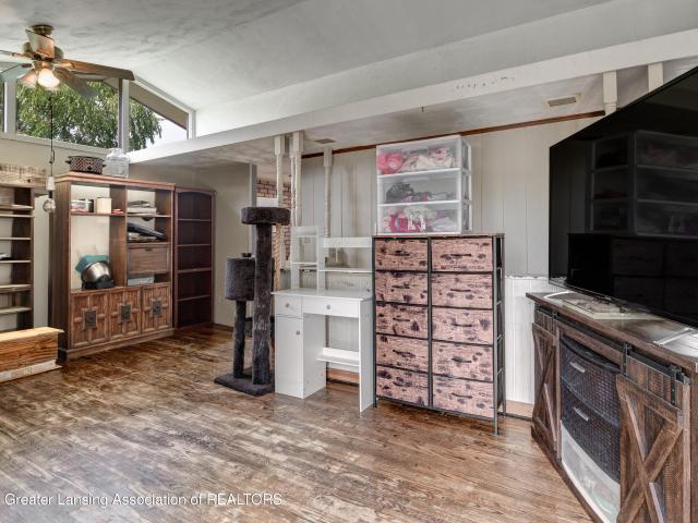1095 Carlisle Highway