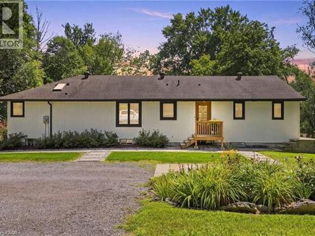 1095 Governors Road, Dundas, ON, L9H 5E3 house for sale | Listing ID 40852 | Royal LePage