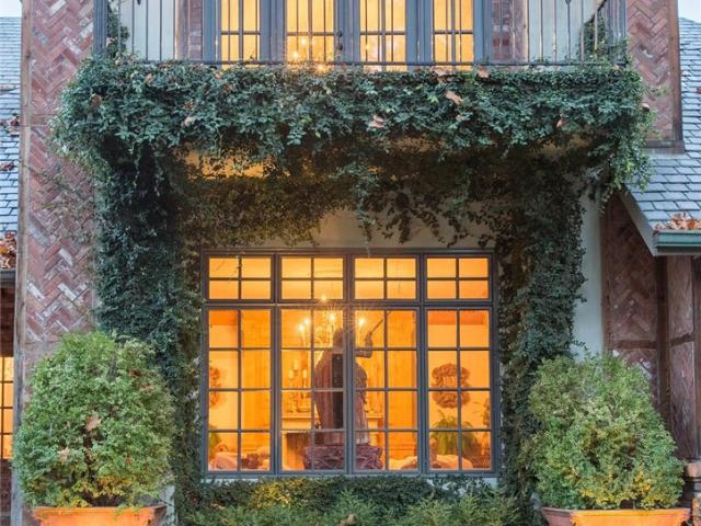 1095 Woodland Avenue