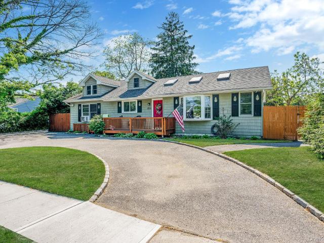 1096 Manor Lane