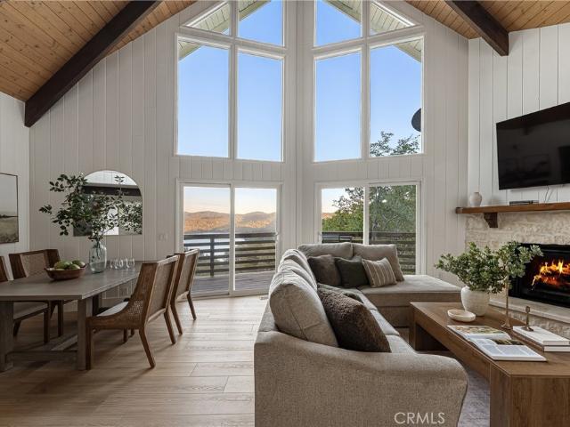 1096 Nadelhorn Drive