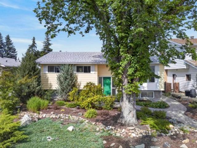 1096 A Avenue Nw, Edmonton, AB, T6J 0A3 house for sale | Listing ID E4507 | Royal LePage