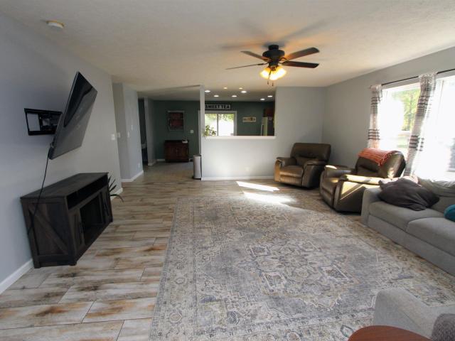 10991 S State Rd 43
