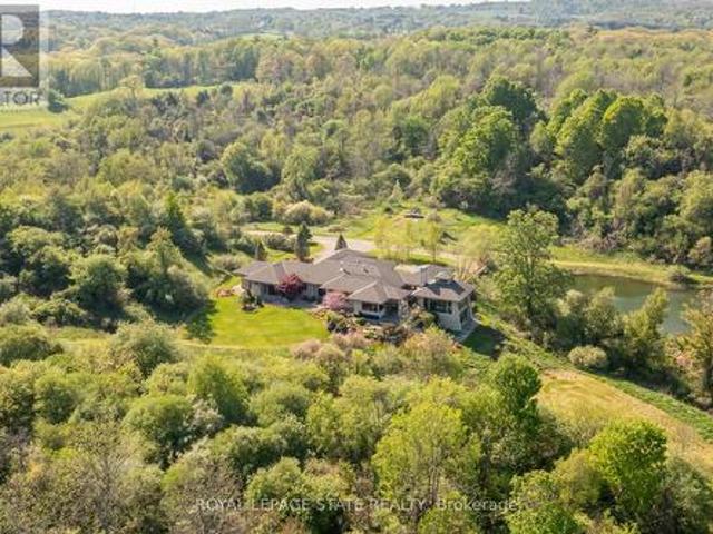1099 Mineral Springs Road, Hamilton, ON, L9H 5E3 Luxury House for sale | Listing ID X13163 | Royal LePage Carriage Trade Luxury Properties