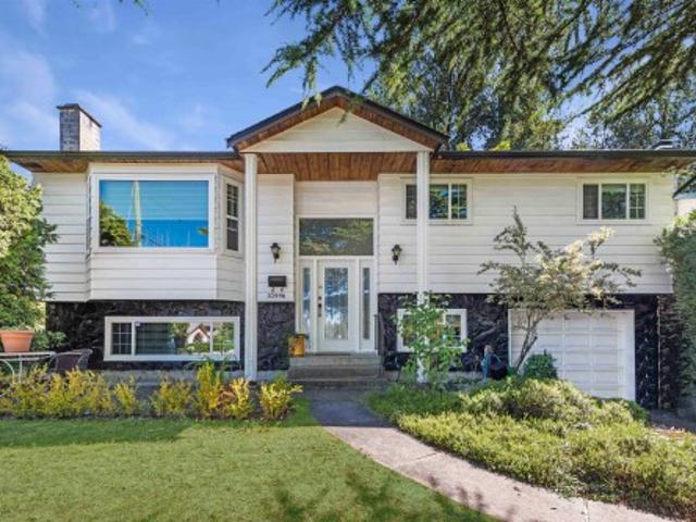 1099 Avenue, Delta, BC, V4C 2B3 house for sale | Listing ID R3121 | Royal LePage