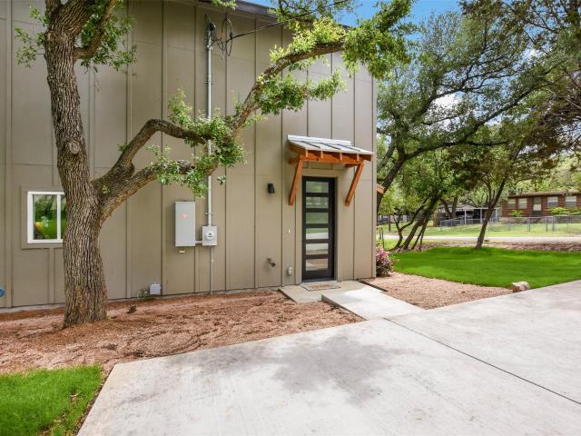 10901 W Lakeview Dr