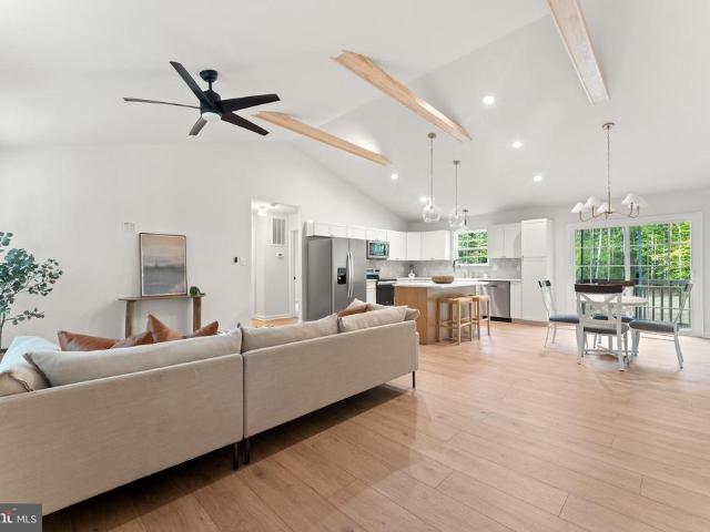 10901 Carlton Drive
