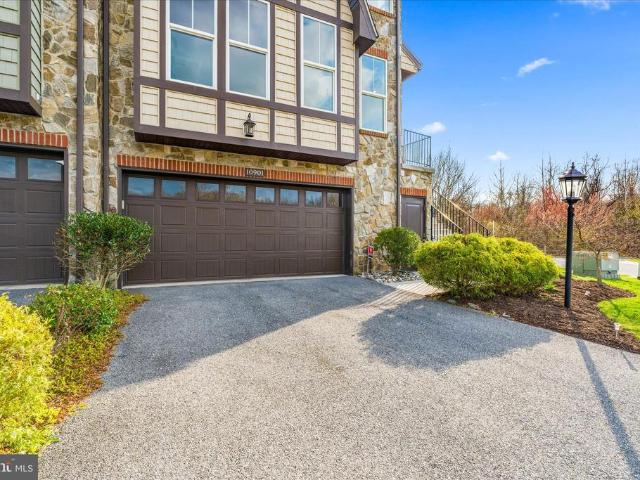 10901 Divot Court