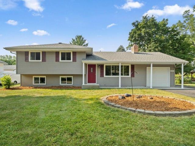 10909 Oak Knoll Ter S, Minnetonka, MN 55305
