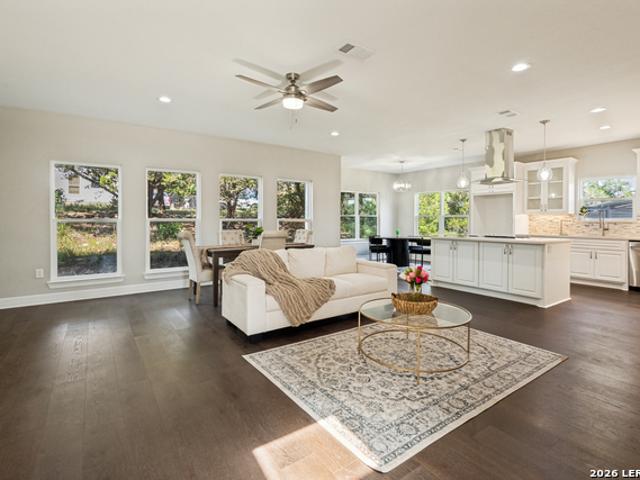 1090 Arcadia
