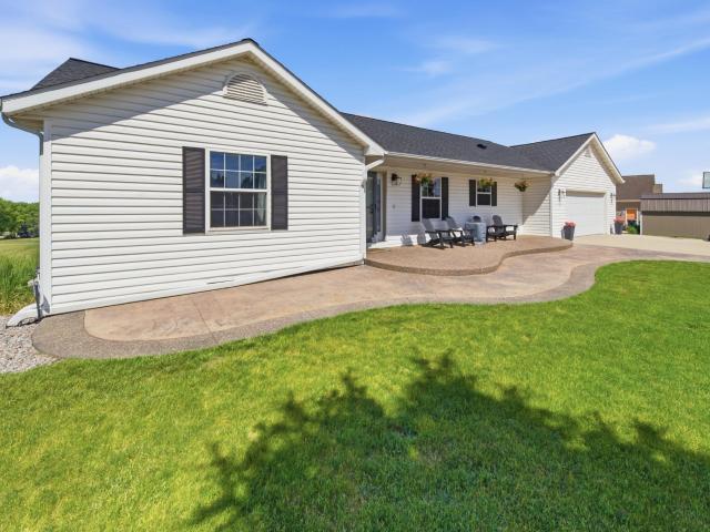 1090 Cedar Ridge Lane SW