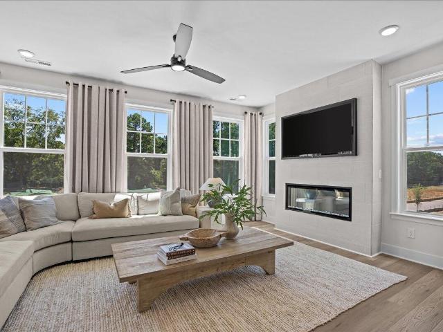 10913 Bayflower Way