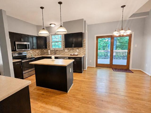 10918 Oakcrest Circle