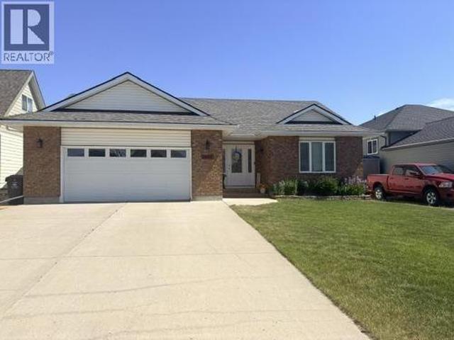 1091 A Street, Fort St. John, BC, V1J 7G2 house for sale | Listing ID R3139 | Royal LePage