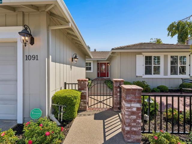 1091 Harvest Cir