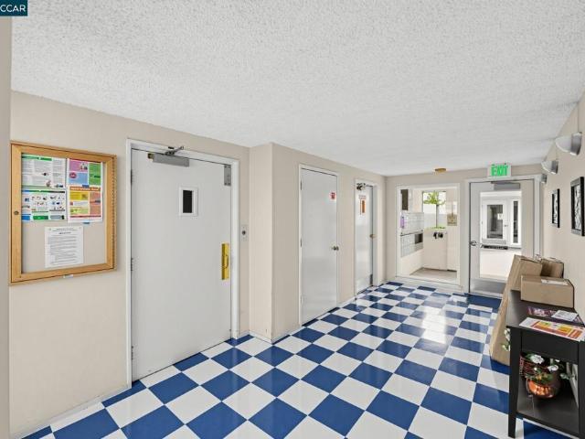 1091 Shell Blvd 5