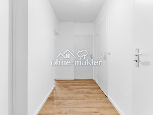 Sanierte 3 Zimmerwohnung, neue Küche, Loggia mit Skyline Blick 1093