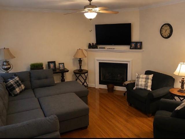 1093 Cranberry Court
