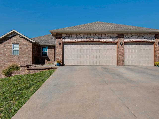 1093 E Lakota Street
