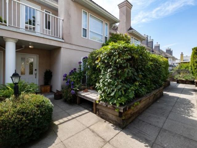 109 2 Th Street E, North Vancouver, BC, V7L 1P4 townhouse for sale | Listing ID R3157 | Royal LePage