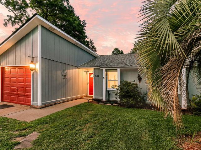 109 Carriage Court