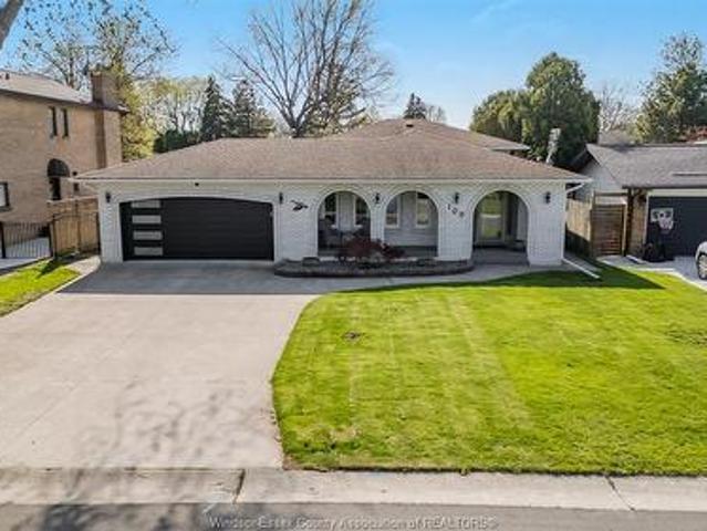 109 Centennial, Tecumseh, ON, N8N 2N7 house for sale | Listing ID 26018 | Royal LePage