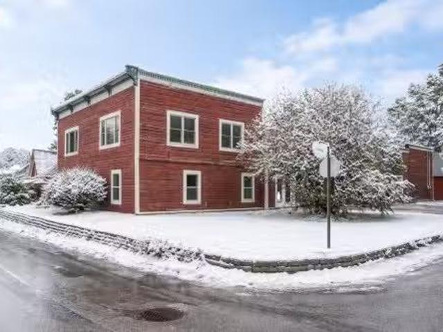 109 Ch. Favreau, Dunham, QC, J0E 1M0 commercial for sale Li.