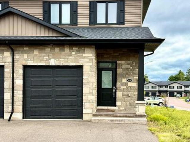 109 Chad Street, Petawawa, ON, K8H 0G9 house for sale | Listing ID X13771 | Royal LePage